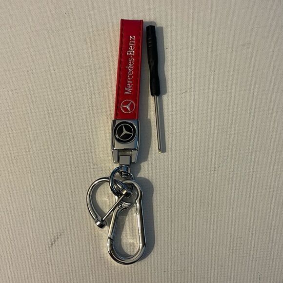 Mercedes Benz Logo Key Fob Keychain in Red Leather NWT - Picture 1 of 4